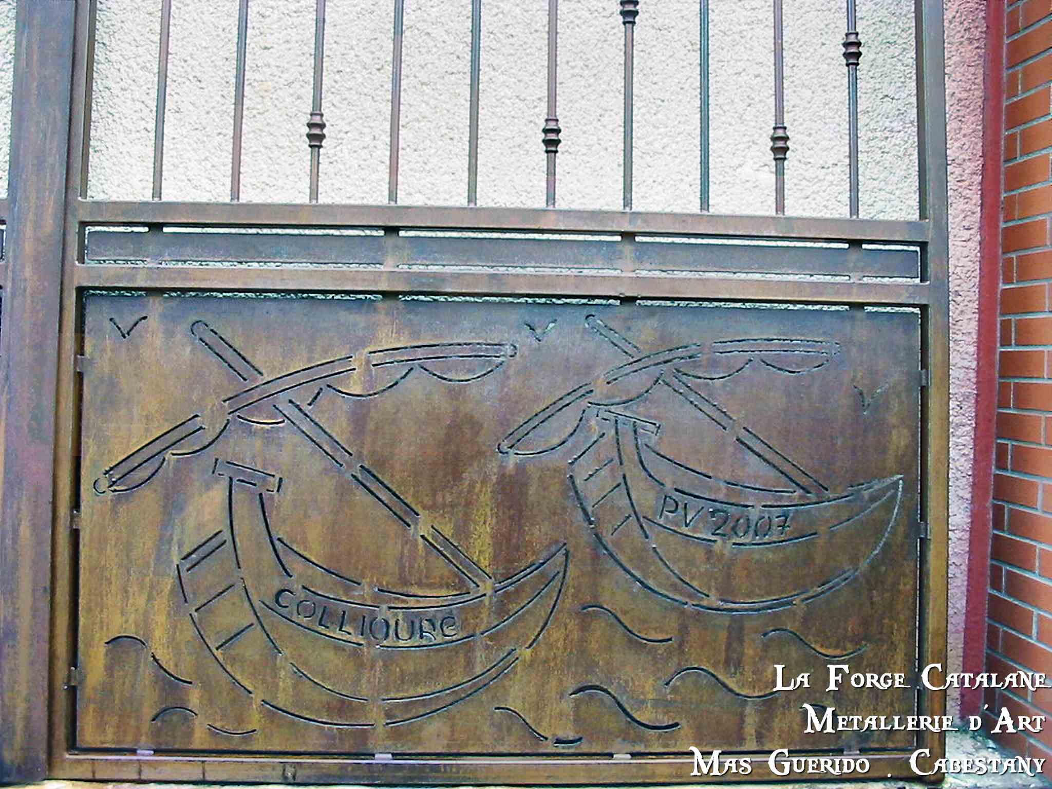 Portail tole rouille decoupe plasma motif personnalise collioure forge catalane.jpg